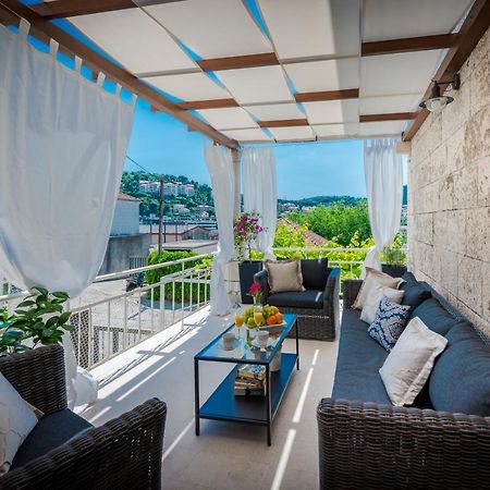 Superior Stunning Apartment Gravosa With A Free Parking ดูบรอฟนิก ภายนอก รูปภาพ