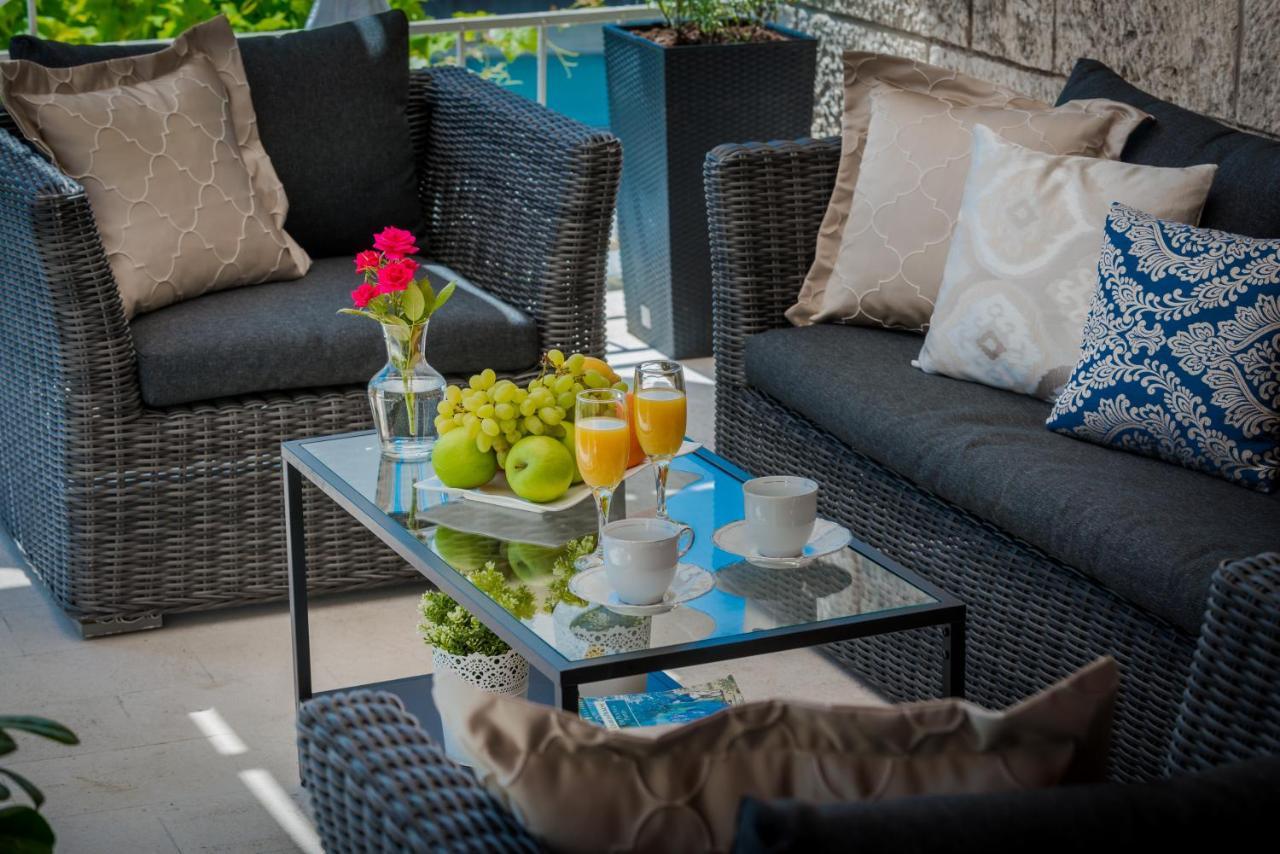 Superior Stunning Apartment Gravosa With A Free Parking ดูบรอฟนิก ภายนอก รูปภาพ