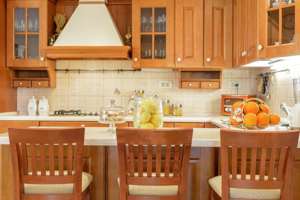 Superior Stunning Apartment Gravosa With A Free Parking ดูบรอฟนิก ภายนอก รูปภาพ