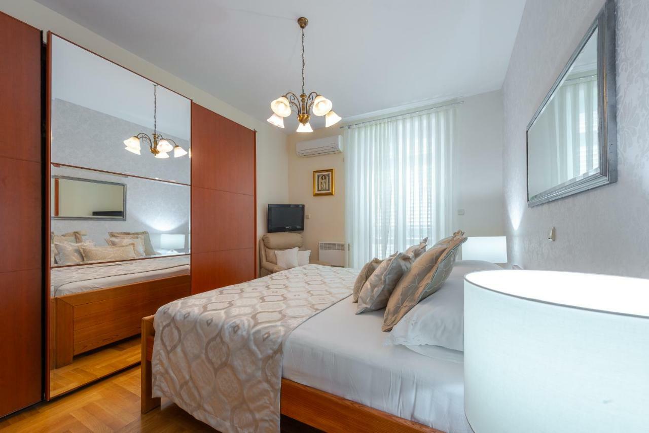 Superior Stunning Apartment Gravosa With A Free Parking ดูบรอฟนิก ภายนอก รูปภาพ